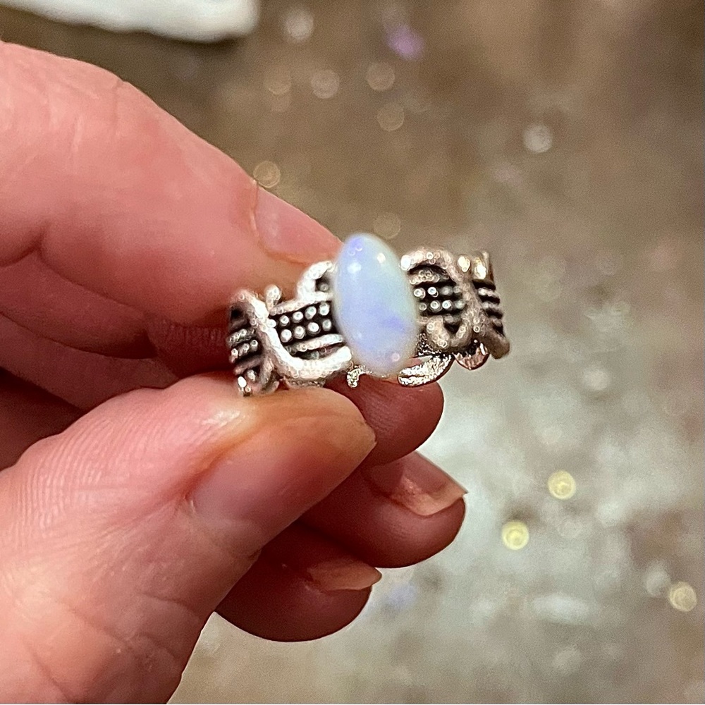 Vintage-Style Opal Silver Filigree Ring - Sz 6 - Picture 2 of 10